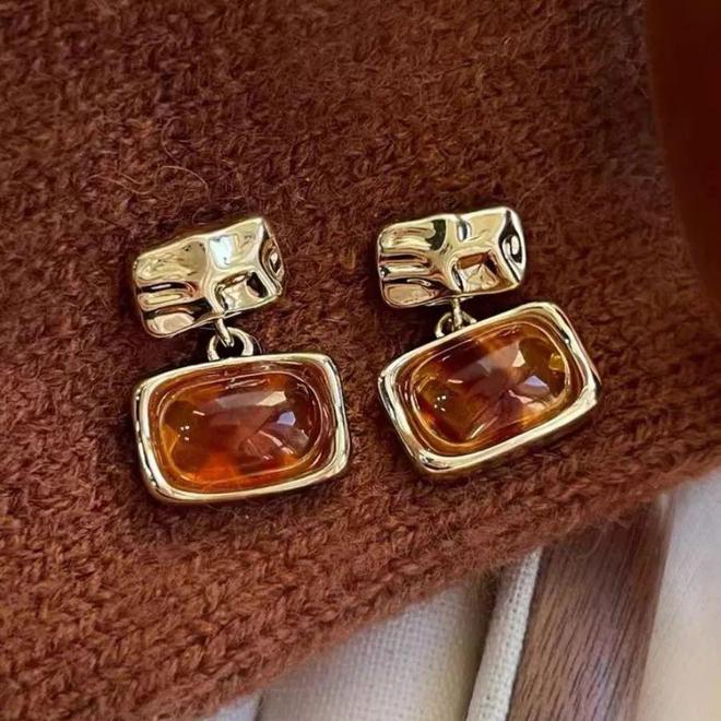 贵耳环惊艳住了谁戴都好看！开元棋牌被这10对中古富(图3)
