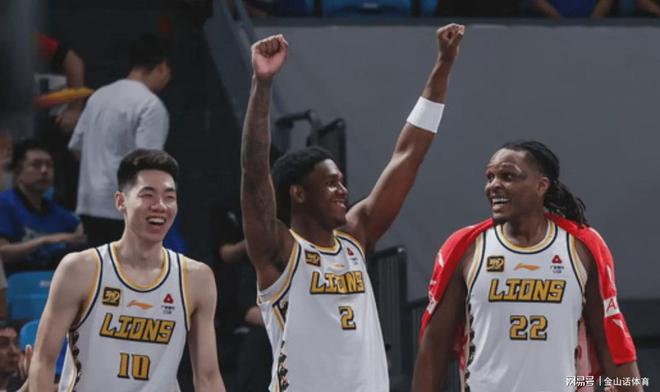 执6成球迷提前离场许帅不满球队表现开元棋牌试玩人心散了！方硕与教练争(图5)
